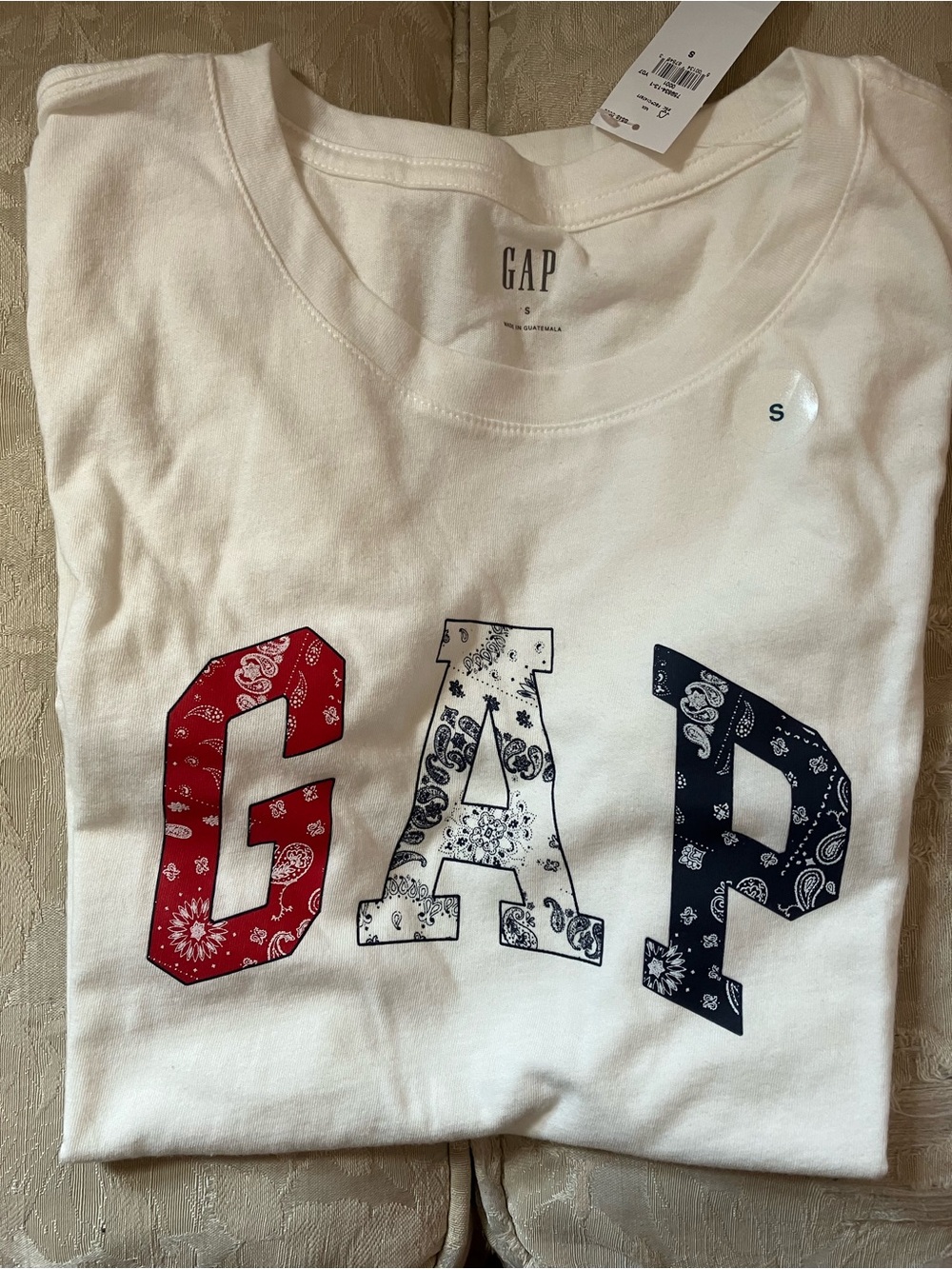 NWT Gap tee shirt